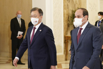 文대통령 “韓-이집트 무역협정 체결 위한 의미 있는 진전 시작”
