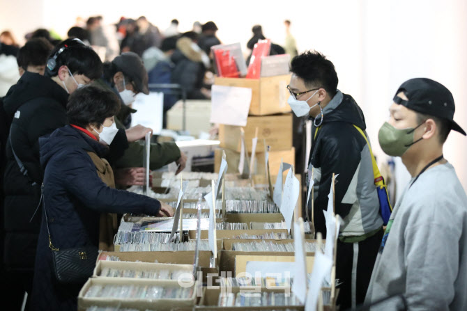 희귀한 LP판을 찾아라~                                                                                                                                                                             