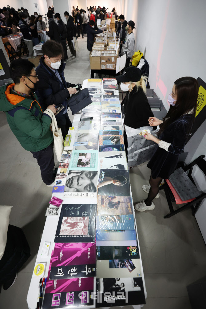 서울레코드페어, 희귀한 LP판에 관심                                                                                                                                                                