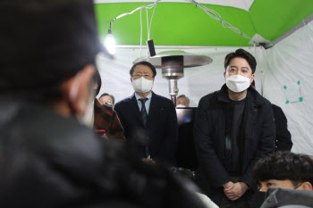 광주붕괴 현장 찾은 이준석 "사고유발업체 책임·처벌 약속"