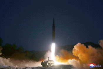 北, 올 들어 6번째 미사일 발사…무력 증강 '폭주'(상보)