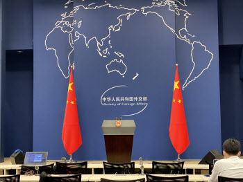 중국, 미·대만 2인자 만남에 “대만엔 부총통 없다” 강한 반발