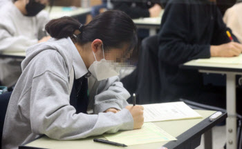 확진 학생 중간·기말고사 못 본다…'인정점' 부여