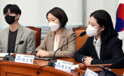 [포토]박지현, '송영길, 박주민 출마 비판...민주당 반성, 쇄신 가능할지 고민'                                                                                                                    