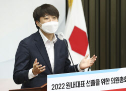 이준석 통화공개에 폭로전으로…강용석 "李측 먼저 협상 제안"