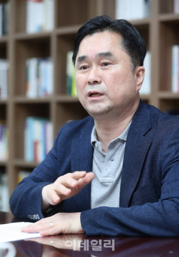 “모호한 ‘허위조작정보’ 규정은 표현의 자유 침해”