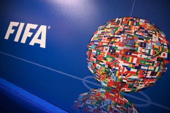 FIFA “카타르 월드컵 공식 호텔, 성 소수자 차별 안돼”