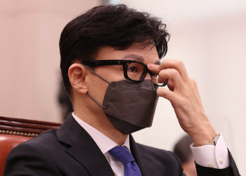 법무부 '탈검찰화' 후퇴…검사출신 장·차관에 거는 기대와 우려