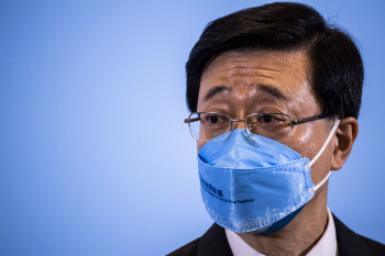 홍콩 행정장관, 법치주의 강조…"조셉젠 추기경 체포 비난 의식"
