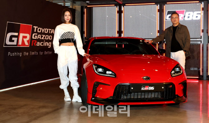 토요타 GR86, 레이싱카 그 느낌 그대로                                                                                                                                                              