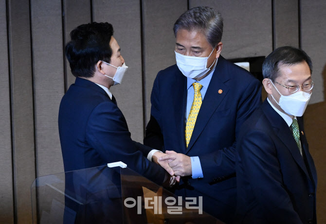 '대화하는 원희룡-박진'                                                                                                                                                                  
