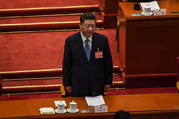 '제로코로나' 수렁에 빠진 시진핑, 5.5% 경제 목표 멀어진다