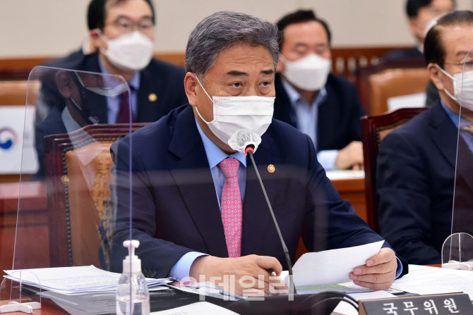 박진, '文 대북특사...들은 바도 검토한 적도 없다'                                                                                                                                        