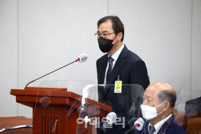 '성비위 논란' 윤재순, '국회 운영위 출석'                                                                                                                                      