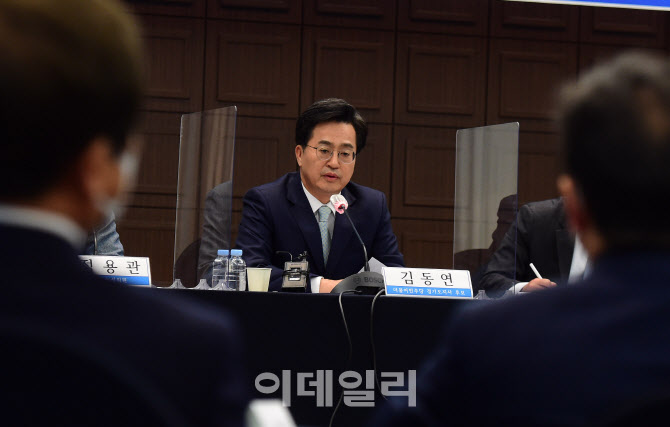 관훈토론회, '답변하는 김동연'                                                                                                                                                           