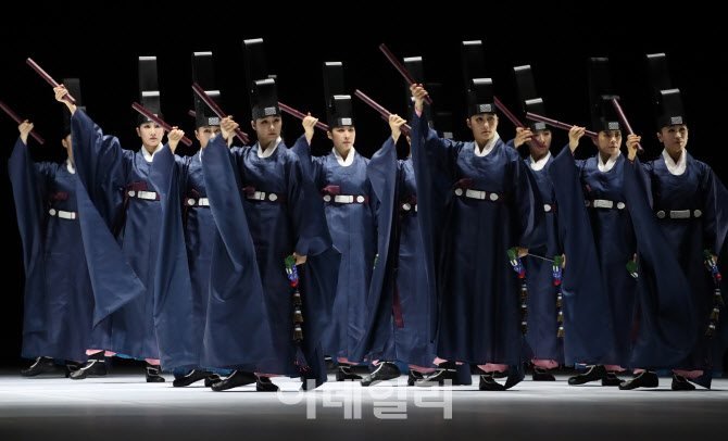  웅장한 공연 '일무' 프레스콜                                                                                                                                                            