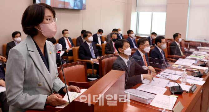 제안설명하는 이영 중기부 장관                                                                                                                                                                     