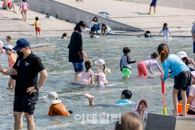 초여름 무더위                                                                                                                                                                                     