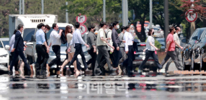 이글거리는 아지랑이                                                                                                                                                                               