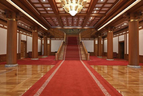 청와대 본관, 내부 추가 공개…관저 창문도 '활짝'                                                                                                                                               