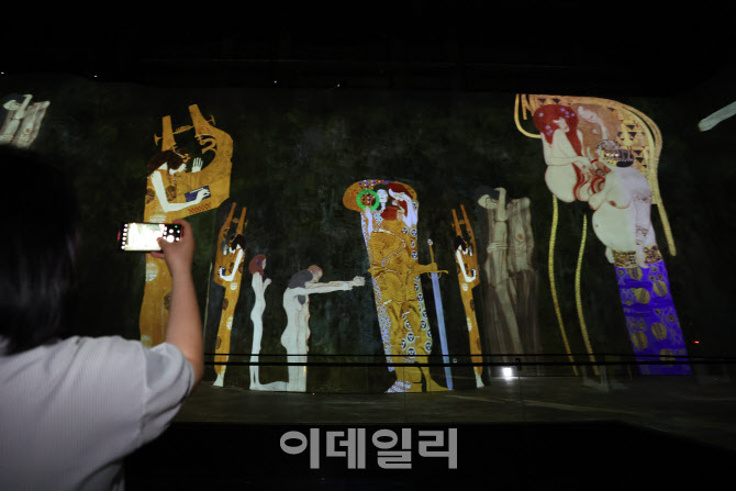 빛의 시어터 개관 기념 프리뷰                                                                                                                                                                      