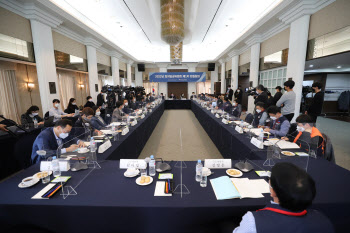 “한국 최저임금, G5 대비 높아…글로벌 스탠다드 맞게 개선해야”