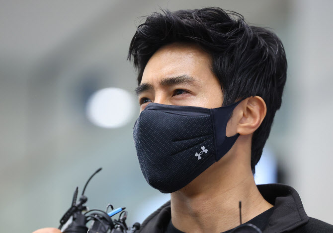  치료 위해 귀국한 이근 전 대위                                                                                                                                                                    