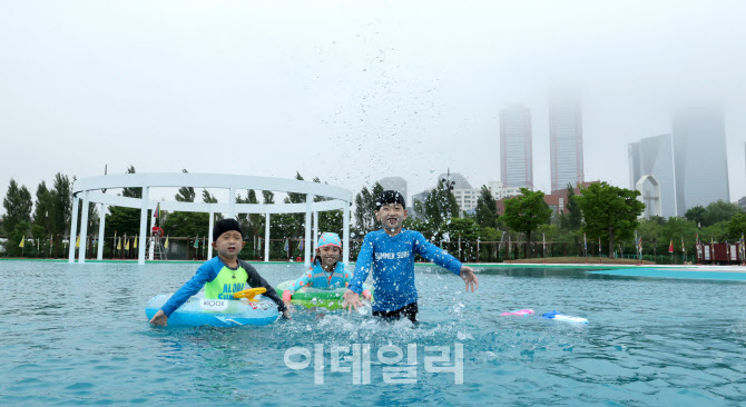 코로나19로 3년간 운영 중단됐던 한강 야외수영장 오늘부터 운영 시작                                                                                                                                 