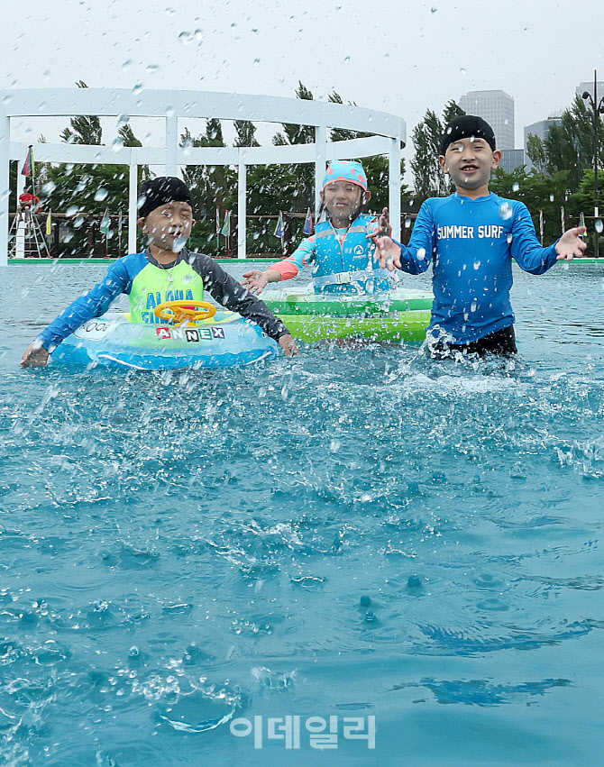 들어와봐요! 시원해요!                                                                                                                                                                             