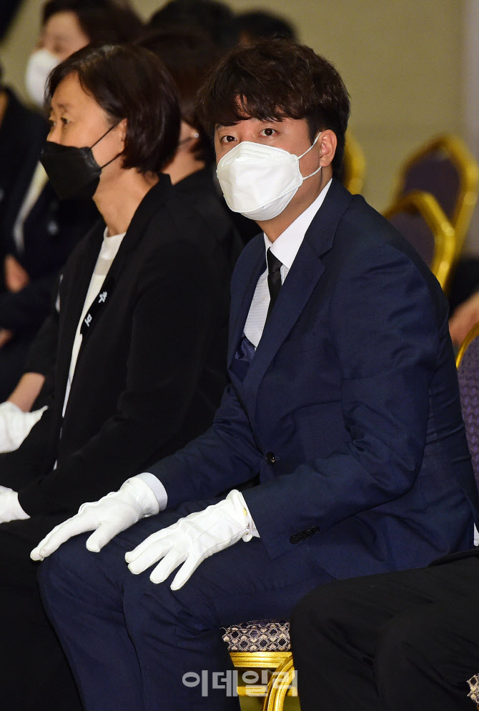 백범 김구 선생 추모식 참석한 이준석                                                                                                                                                               