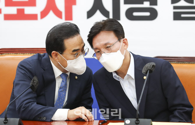 '대화하는 박홍근-김민석'                                                                                                                                                                