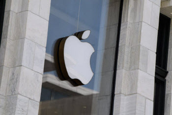 애플, 日서 아이폰 가격 20% 올려…엔저 영향