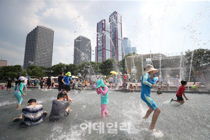 '도심 속 물놀이장'                                                                                                                                                                      