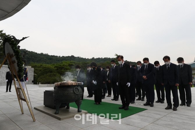 분향하는 박순애 사회부총리                                                                                                                                                                        