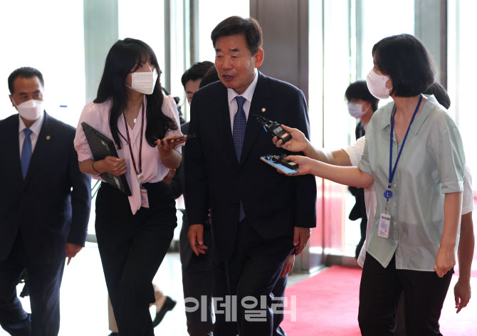 김진표 국회의장, '첫 출근길'                                                                                                                                                            