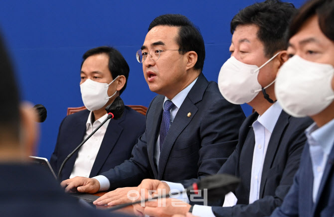 박홍근, '尹, 성희롱 논란 송옥렬 지명 철회해야'                                                                                                                                          