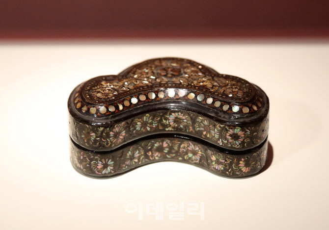  나전국화 넝쿨무늬자합                                                                                                                                                                            