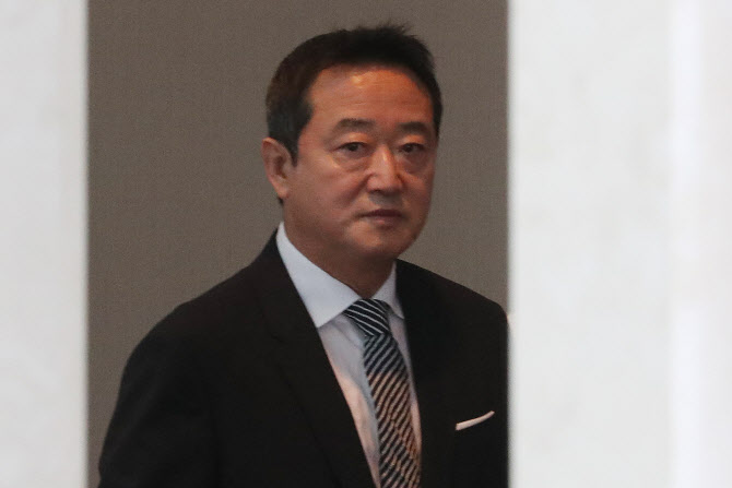  결혼식 참석하는 이웅열 명예회장                                                                                                                                                                  