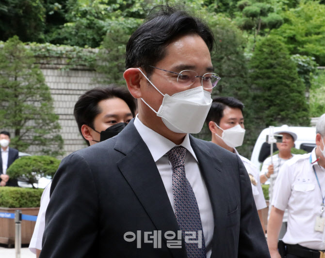 속행공판 출석하는 이재용 삼성 부회장                                                                                                                                                              