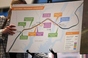 &apos;교통 지옥&apos; 뉴욕·뉴저지 사이에 새 열차 터널 짓는다