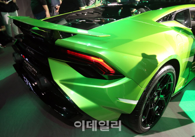 람보르기니 '우라칸 테크니카'의 뒷라인                                                                                                                                                   