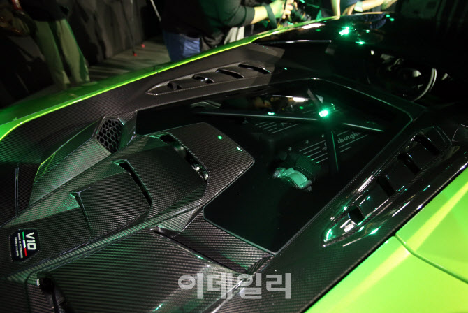 람보르기니 '우라칸 테크니카'의 엔진룸                                                                                                                                                   