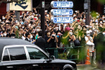 아베, 도쿄 사찰서 가족장…“고마웠다” 시민들 추모 행렬