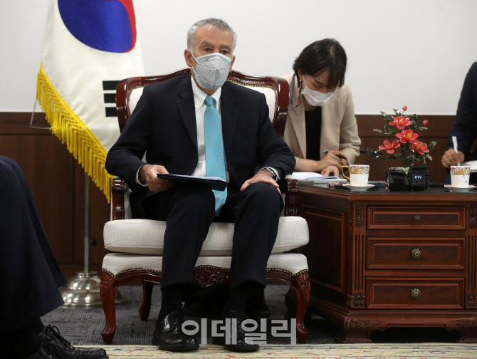  통일부 찾은 주한미국대사                                                                                                                                                                         