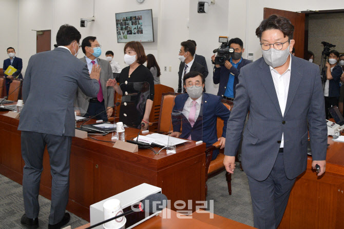 국힘, 의원총회서 '주호영 비대위' 추인                                                                                                                                                   