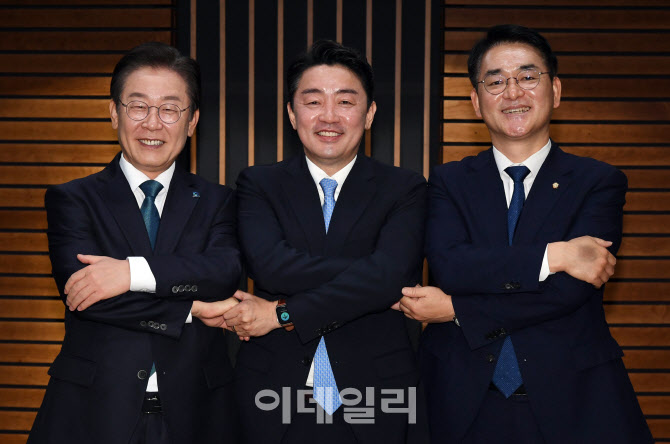 이재명-강훈식-박용진, '당대표 후보자 방송 토론회'                                                                                                                                       