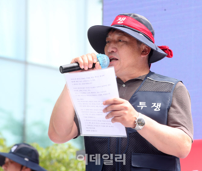  궐기대회 발언하는 손세희 대한한돈협회장                                                                                                                                                          