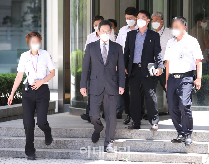 8·15 광복절 특사, '법원 나오는 이재용 부회장'                                                                                                                                          