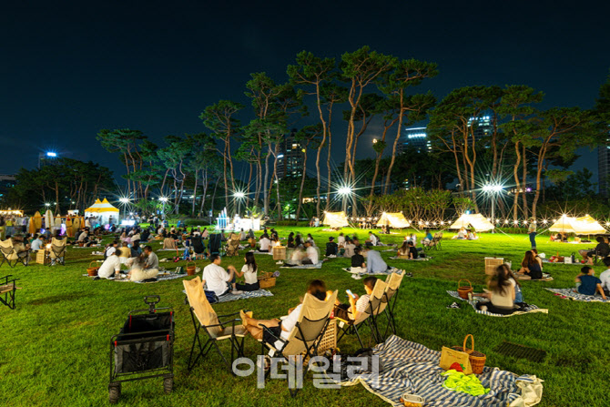 롯데월드타워, 2022' 랜턴 비박존                                                                                                                                                              