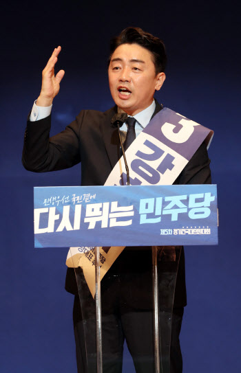 강훈식 당 대표 후보 사퇴…이재명·박용진 2파전